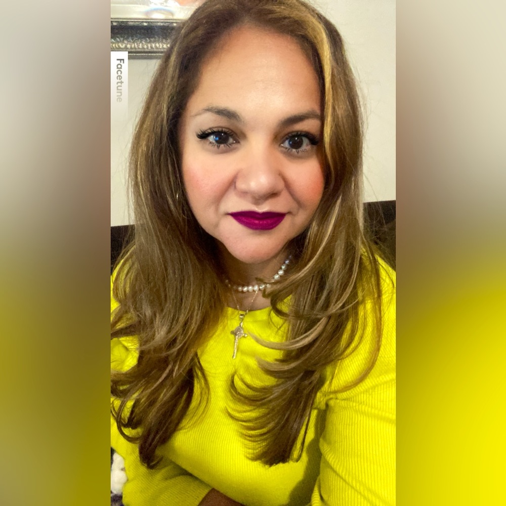 Meet your Posher, Yesenia